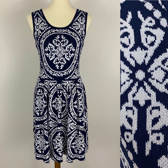 Romeo & Juliet Couture Navy White Knit Fit & Flare Mini Dress - Picture 1 of 10